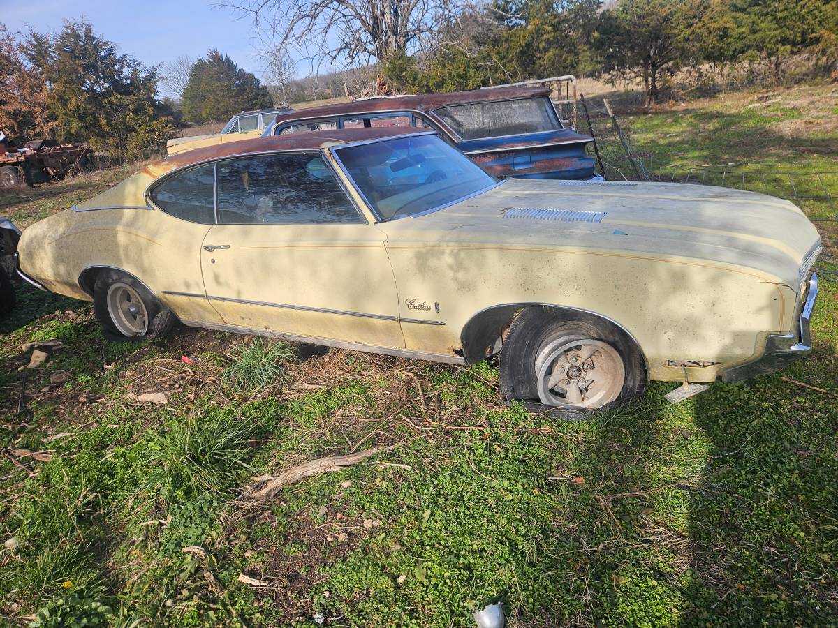 Oldsmobile-cutlass-supreme-1974-yellow-6