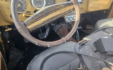 Oldsmobile-cutlass-supreme-1974-yellow-8