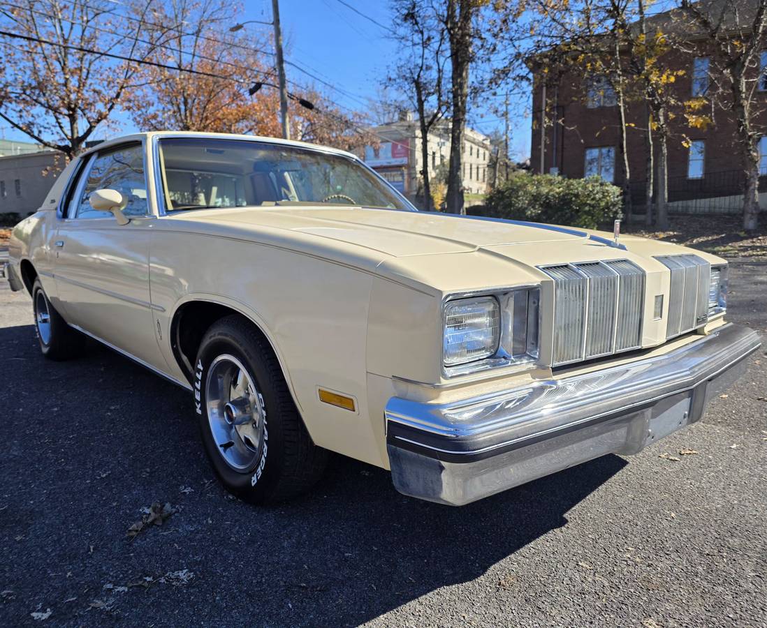 Oldsmobile-cutlass-supreme-1978-custom-10