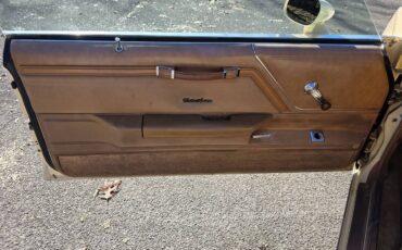 Oldsmobile-cutlass-supreme-1978-custom-13