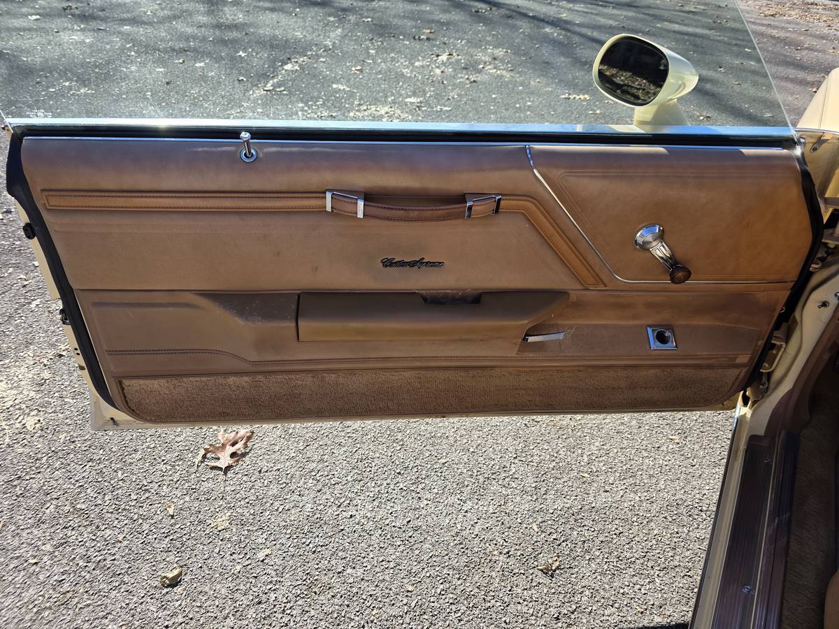 Oldsmobile-cutlass-supreme-1978-custom-13