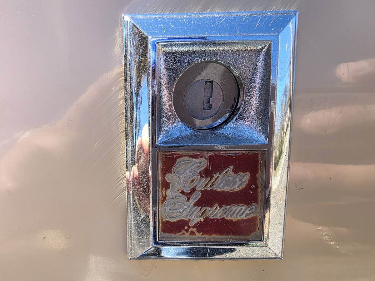 Oldsmobile-cutlass-supreme-1978-custom-13