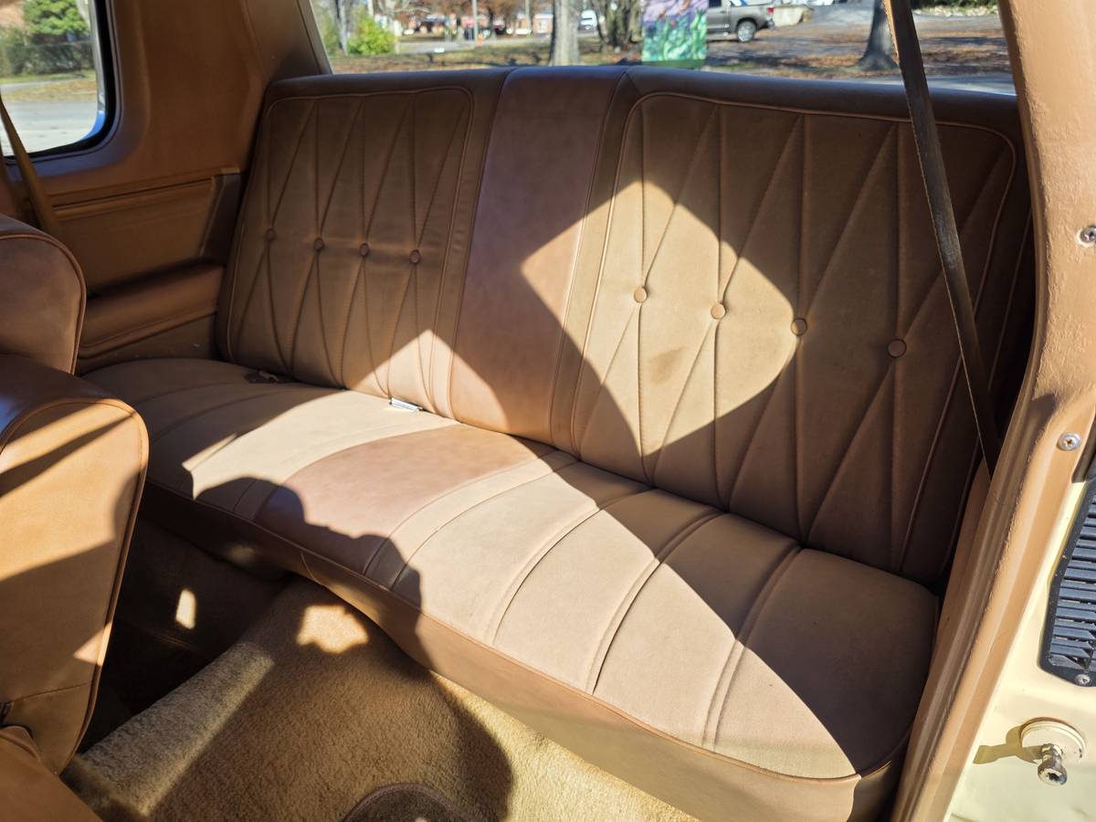 Oldsmobile-cutlass-supreme-1978-custom-18