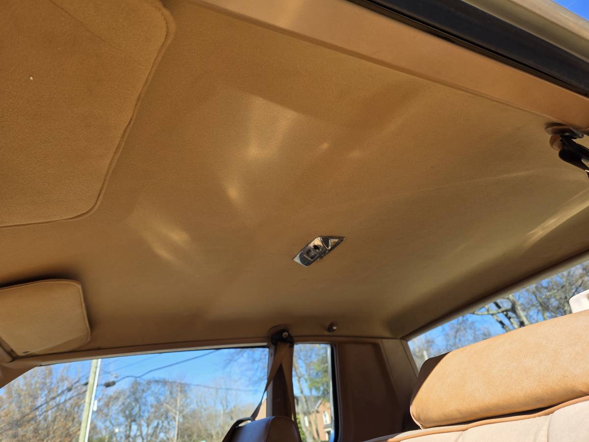 Oldsmobile-cutlass-supreme-1978-custom-19