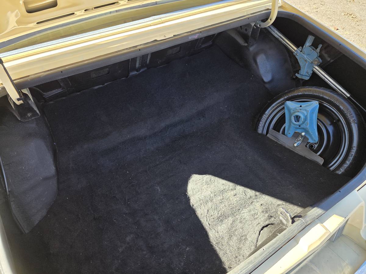 Oldsmobile-cutlass-supreme-1978-custom-20