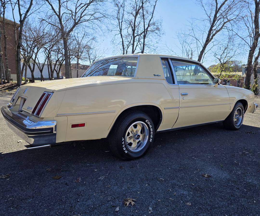 Oldsmobile-cutlass-supreme-1978-custom-7