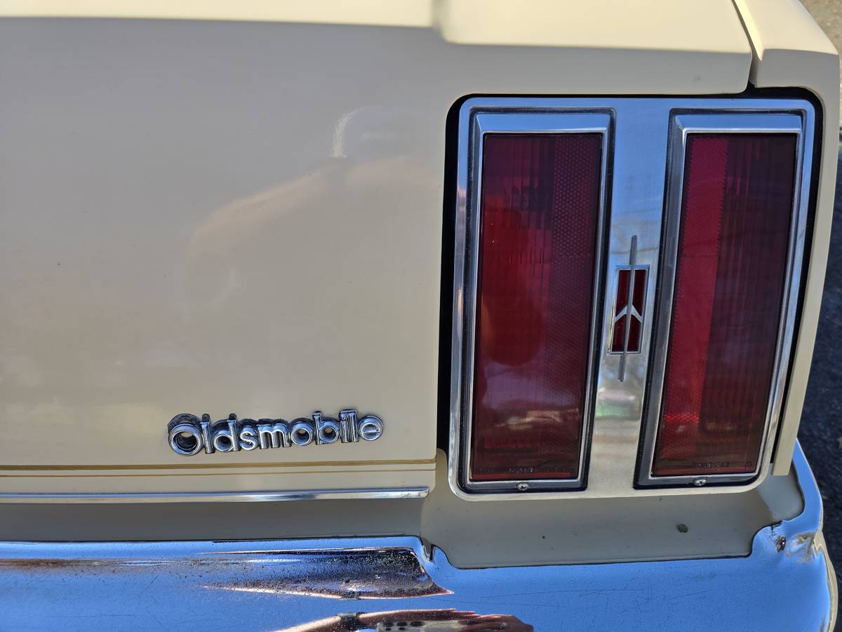 Oldsmobile-cutlass-supreme-1978-custom-8