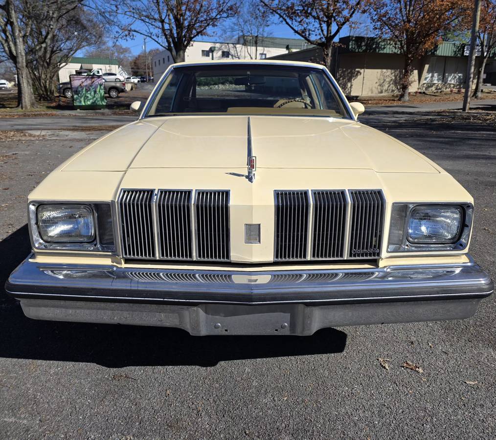 Oldsmobile-cutlass-supreme-1978-custom-9