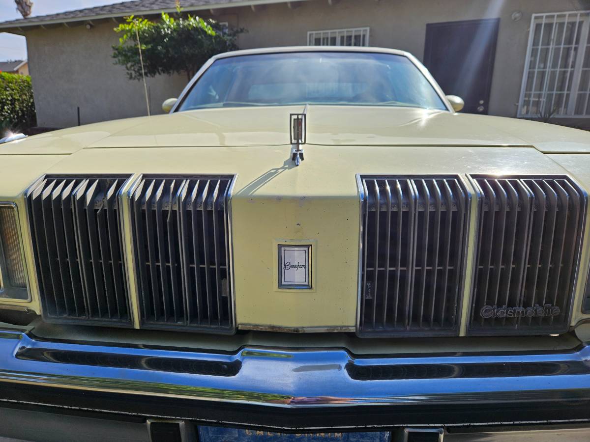 Oldsmobile-cutlass-supreme-1979-yellow-1