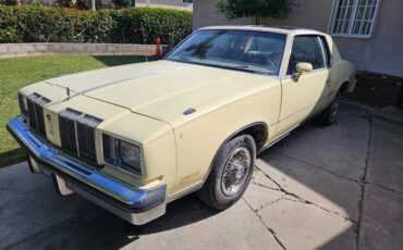 Oldsmobile-cutlass-supreme-1979-yellow-2