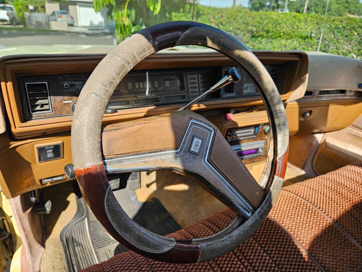 Oldsmobile-cutlass-supreme-1979-yellow-4