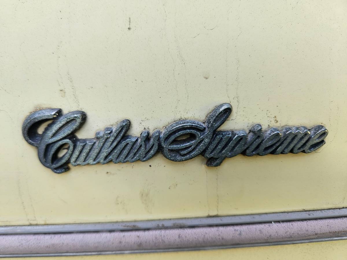 Oldsmobile-cutlass-supreme-1979-yellow