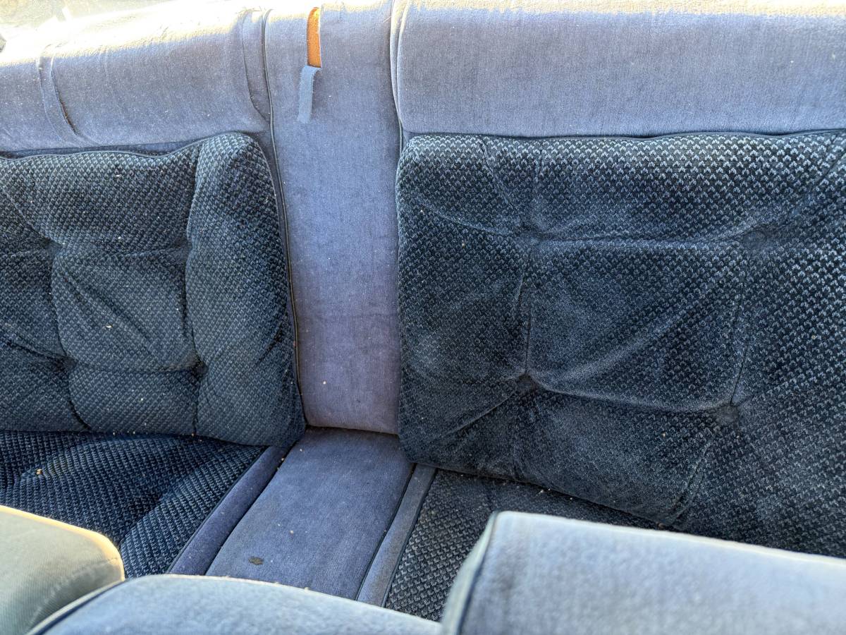 Oldsmobile-cutlass-supreme-1981-custom-4