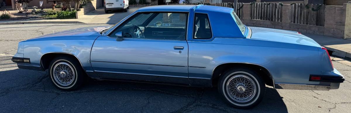 Oldsmobile-cutlass-supreme-1981-custom-9