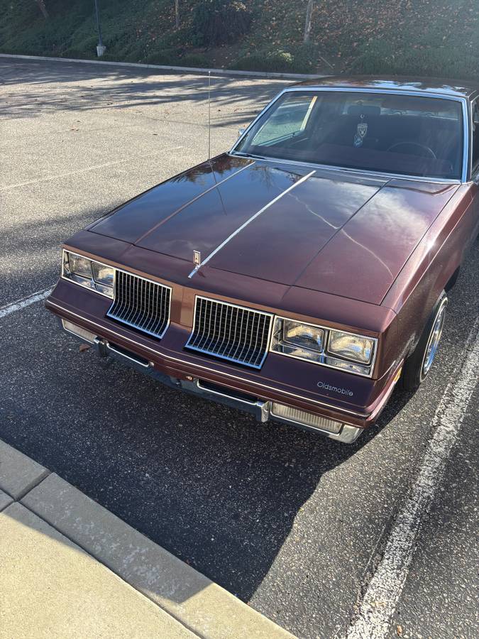 Oldsmobile-cutlass-supreme-1983-2