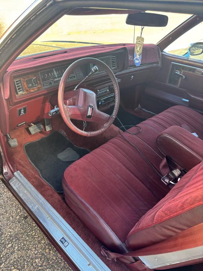 Oldsmobile-cutlass-supreme-1983-3