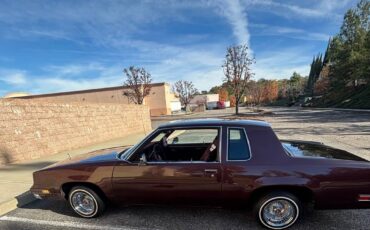 Oldsmobile-cutlass-supreme-1983