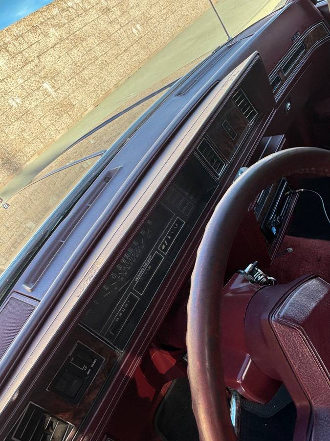 Oldsmobile-cutlass-supreme-1983-4