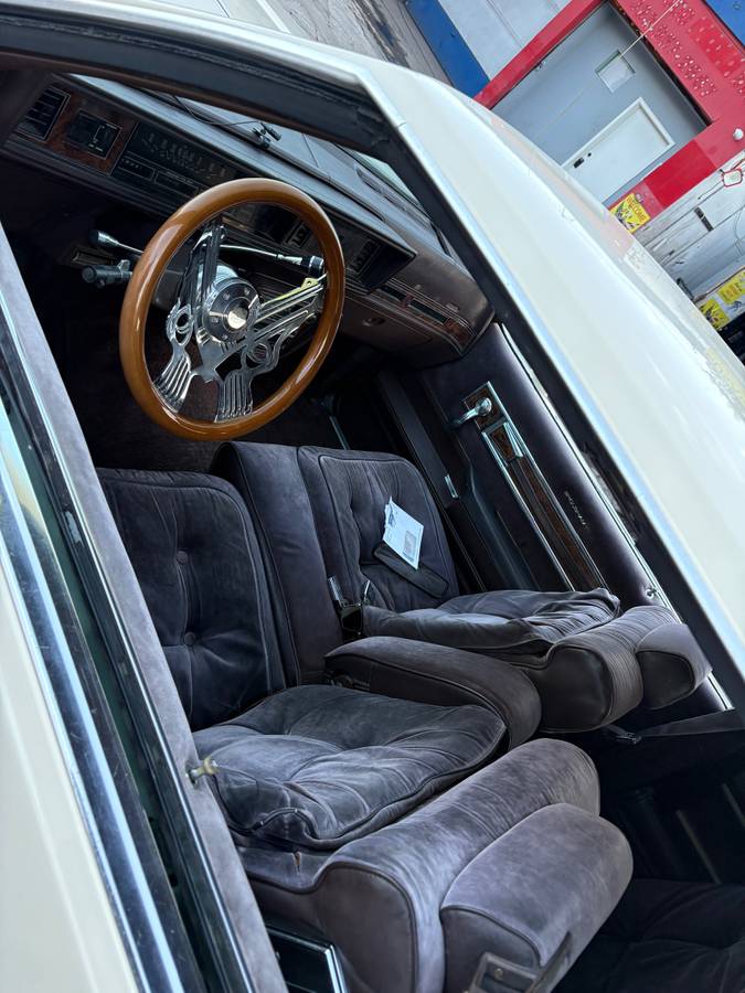 Oldsmobile-cutlass-supreme-1984-2