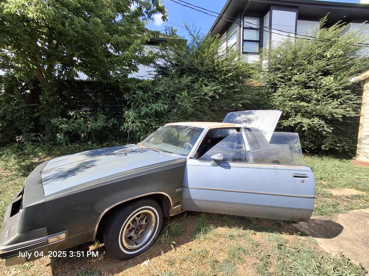 Oldsmobile-cutlass-supreme-1984-blue-5