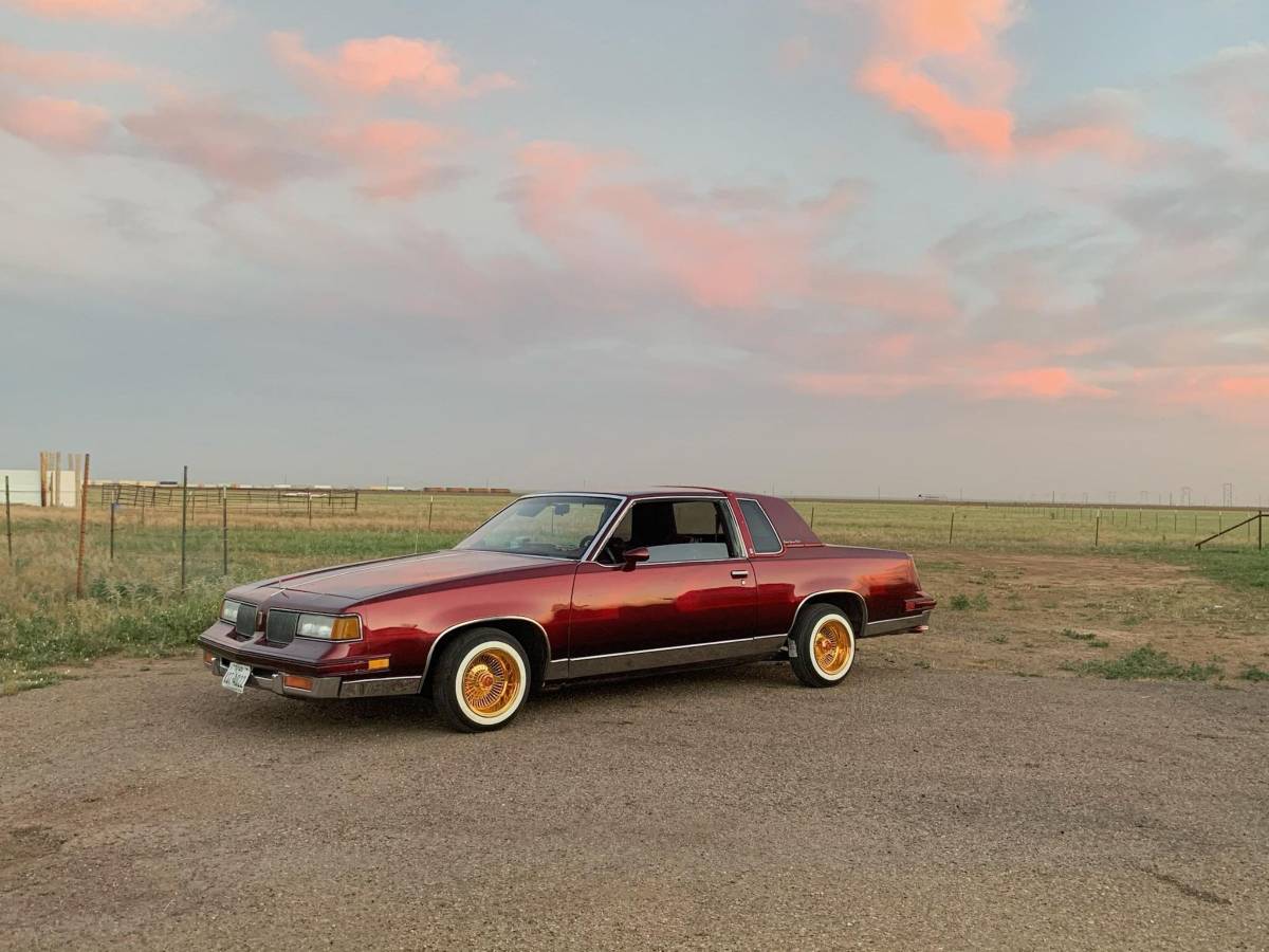 Oldsmobile-cutlass-supreme-1988-1