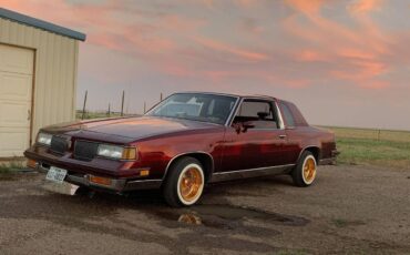 Oldsmobile-cutlass-supreme-1988