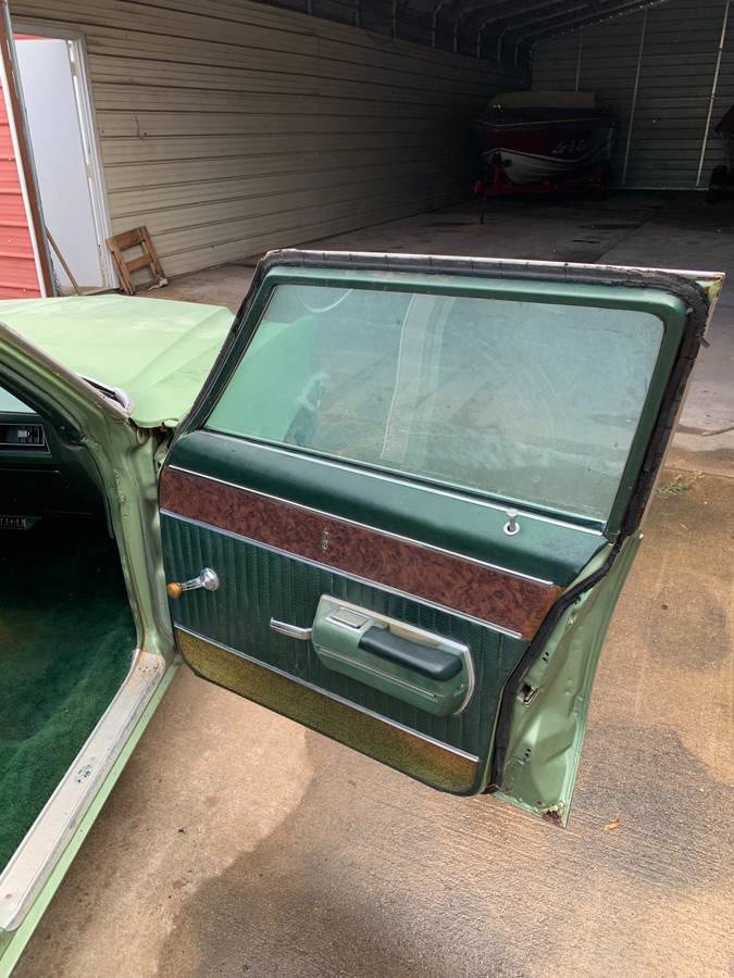 Oldsmobile-delta-88-1970-silver-13