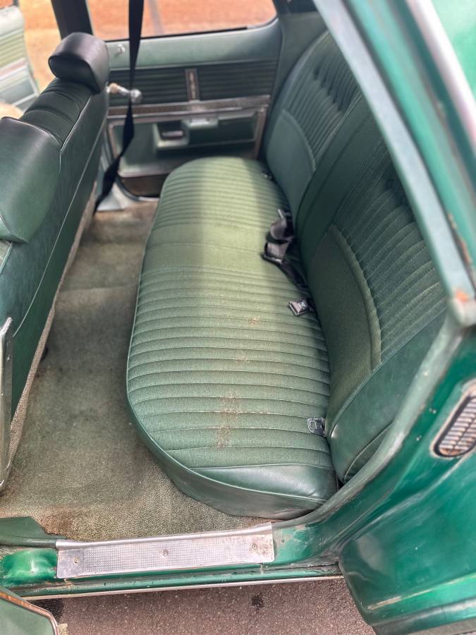 Oldsmobile-delta-88-royale-1973-green-5