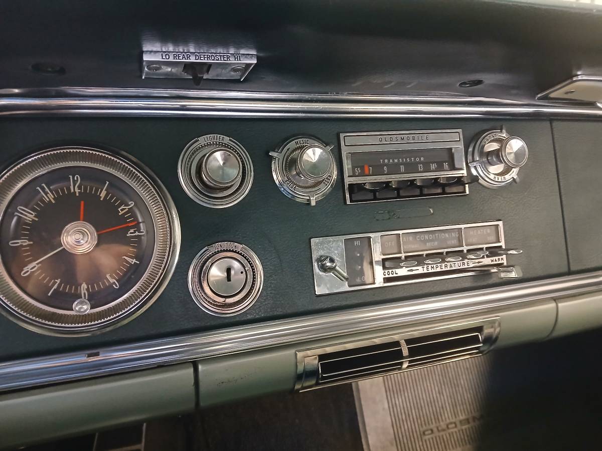 Oldsmobile-dynamic-88-1966-green-5