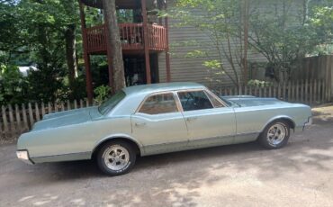 Oldsmobile-dynamic-88-1966-green-8