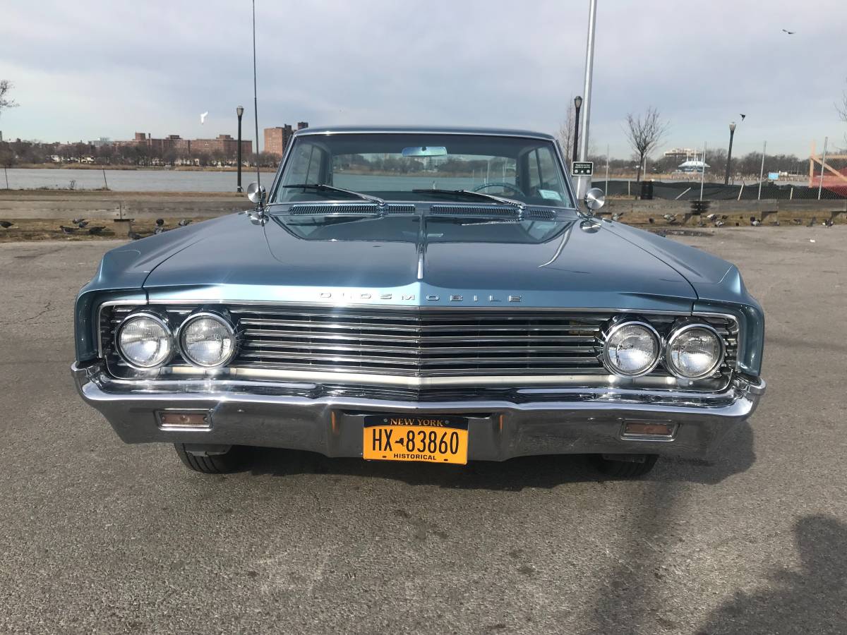 Oldsmobile-dynamic-88-holliday-1963-blue-1