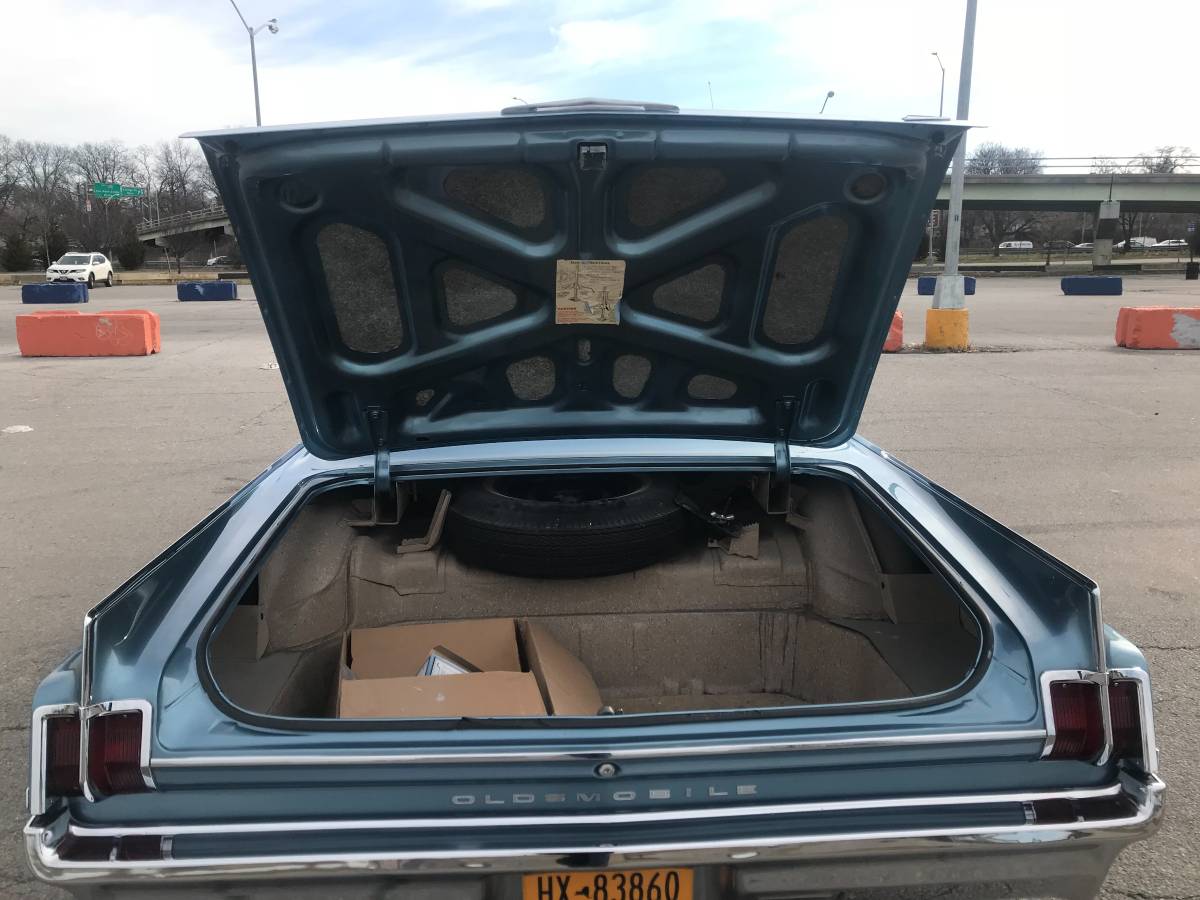 Oldsmobile-dynamic-88-holliday-1963-blue-10