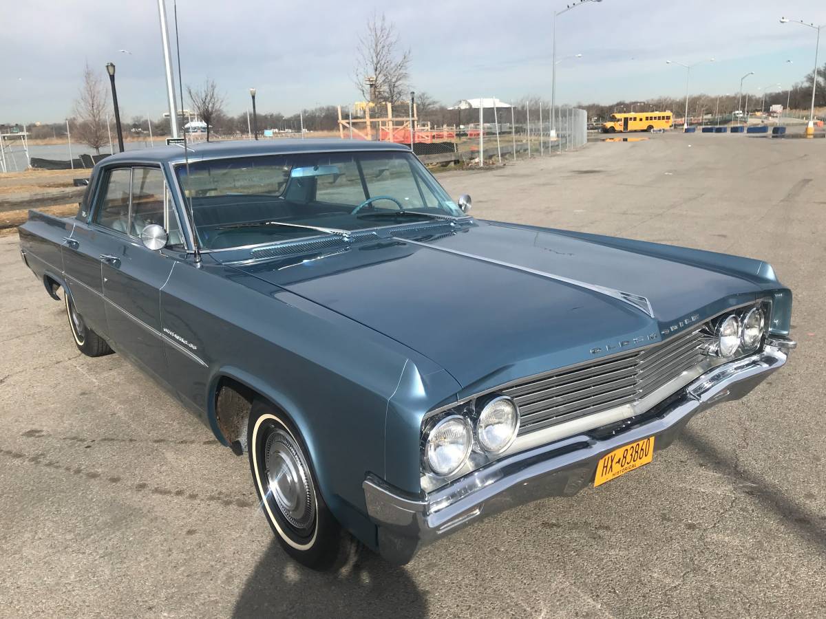 Oldsmobile-dynamic-88-holliday-1963-blue