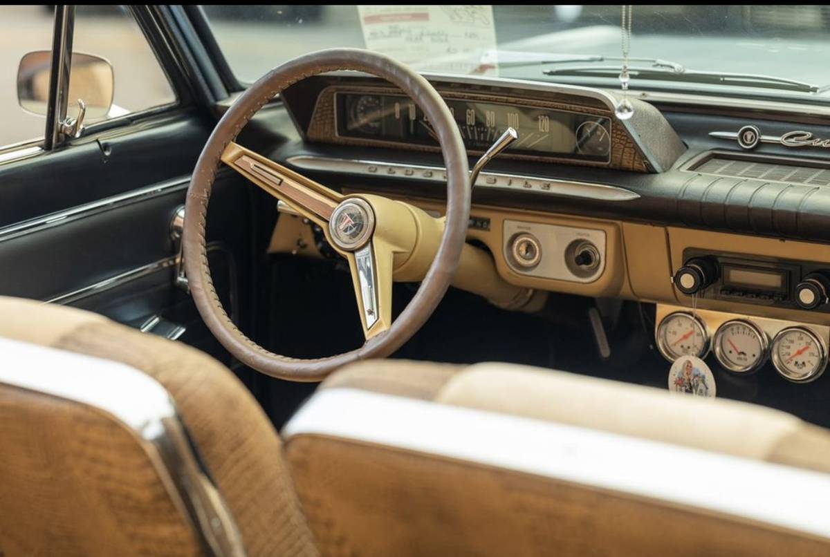 Oldsmobile-f85-cutlass-1963-green-1