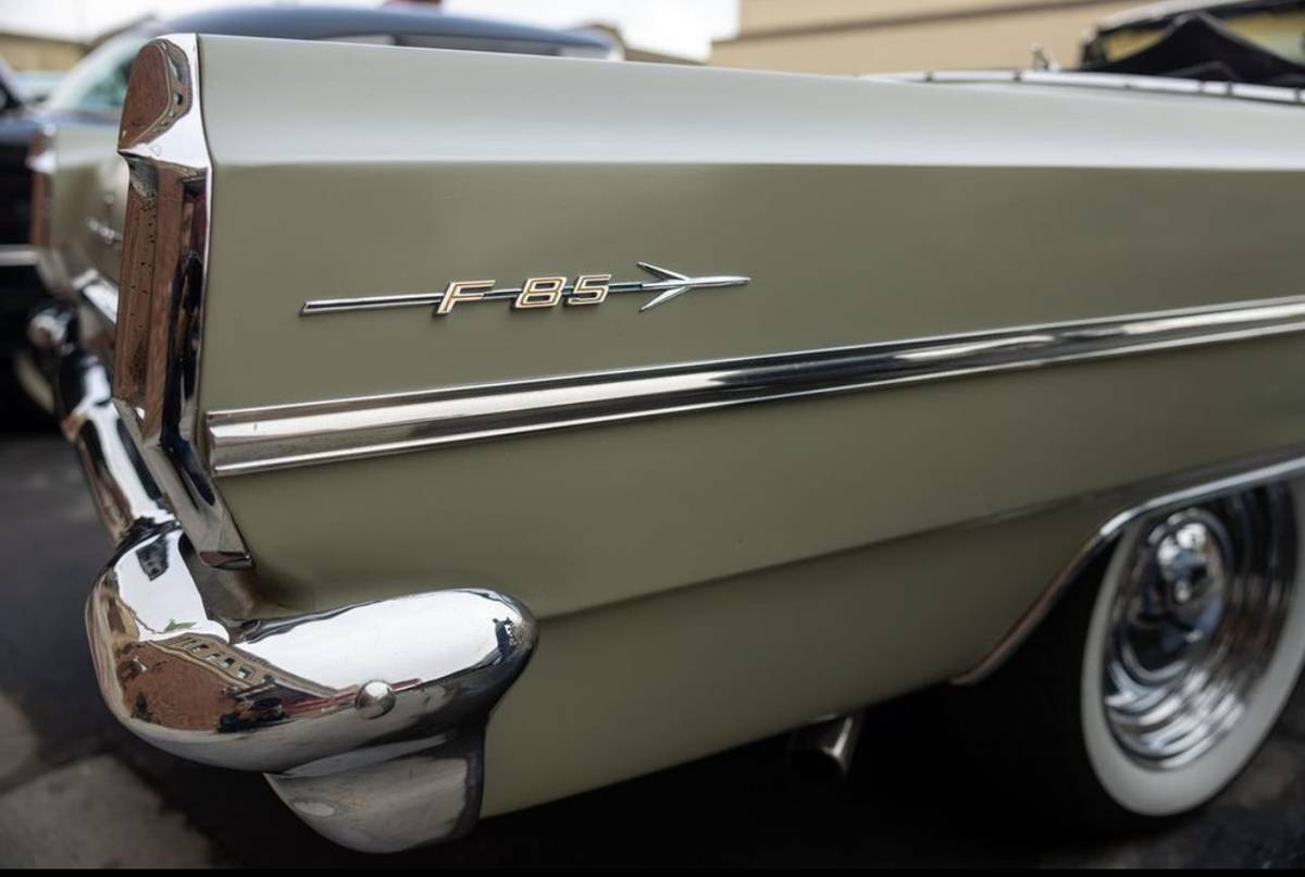 Oldsmobile-f85-cutlass-1963-green-5