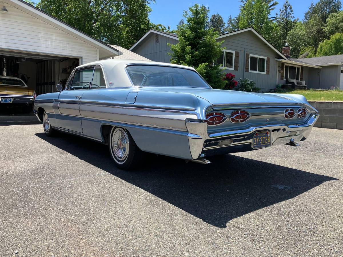 Oldsmobile-starfire-1962-blue-3