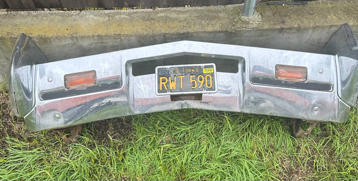 Oldsmobile-toronado-1966-silver-3