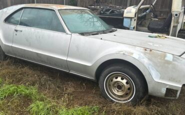 Oldsmobile-toronado-1966-silver