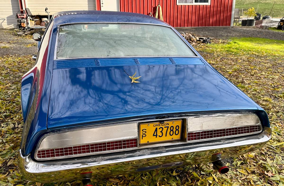 Oldsmobile-toronado-1967-blue-4