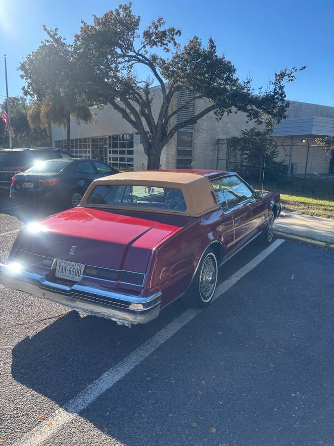 Oldsmobile-toronado-1979-red