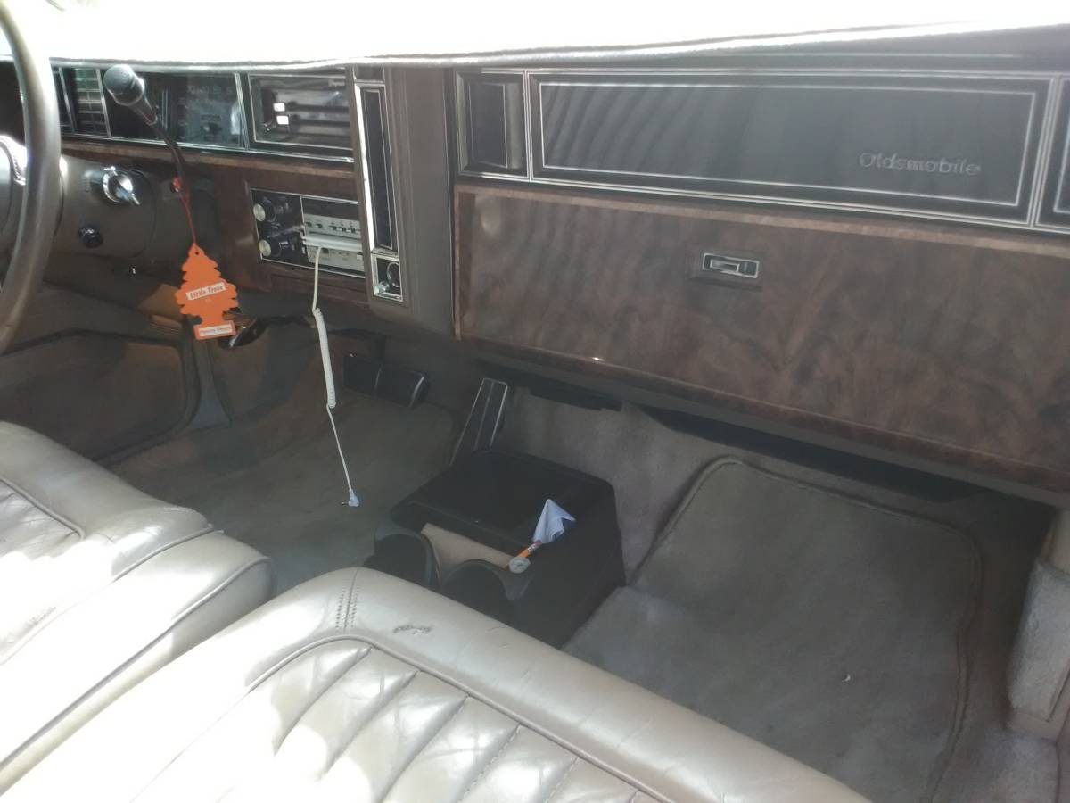 Oldsmobile-toronado-1985-custom-1