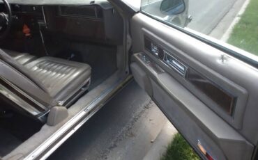 Oldsmobile-toronado-1985-custom