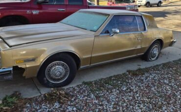 Oldsmobile-toronado-1988