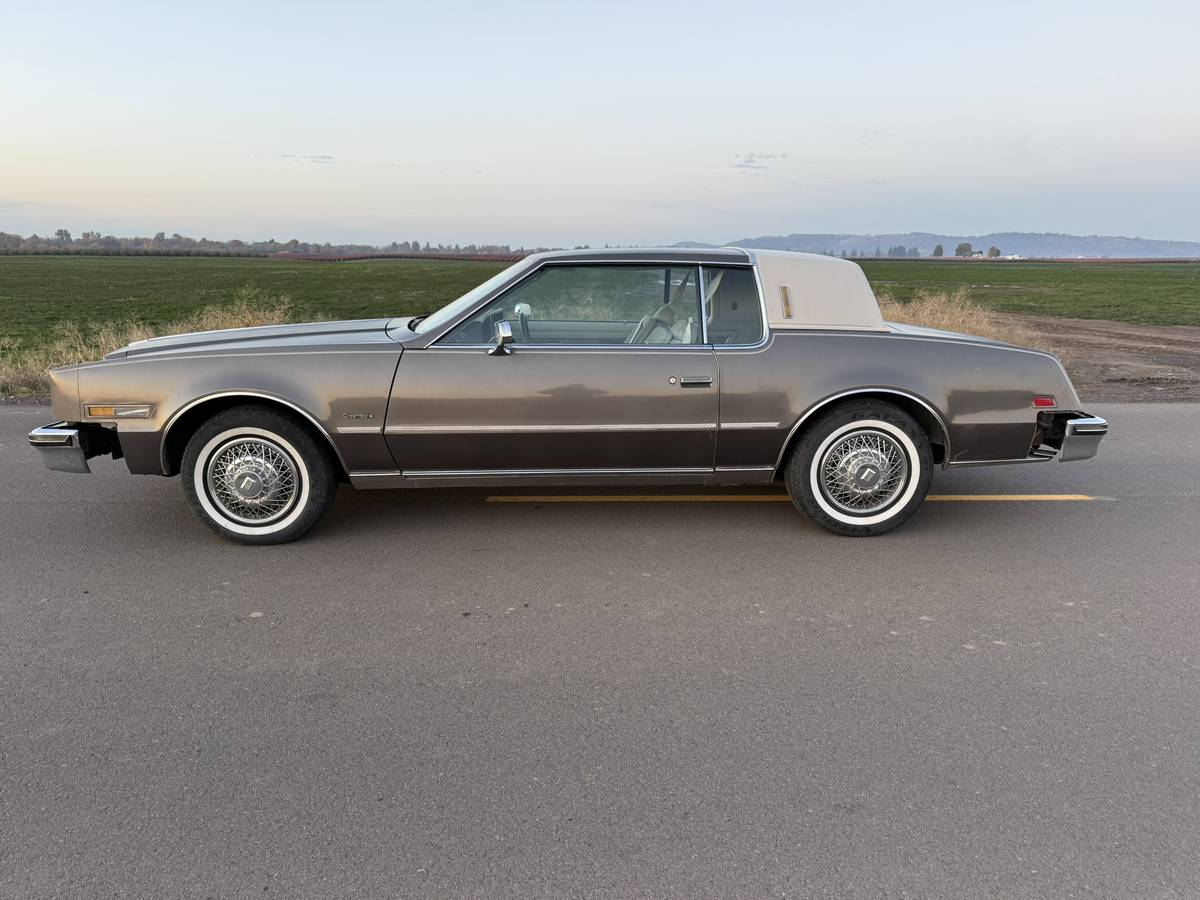 Oldsmobile-toronado-brougham-1983-grey-1