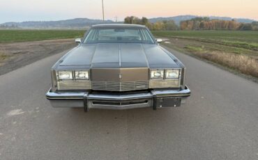 Oldsmobile-toronado-brougham-1983-grey-10