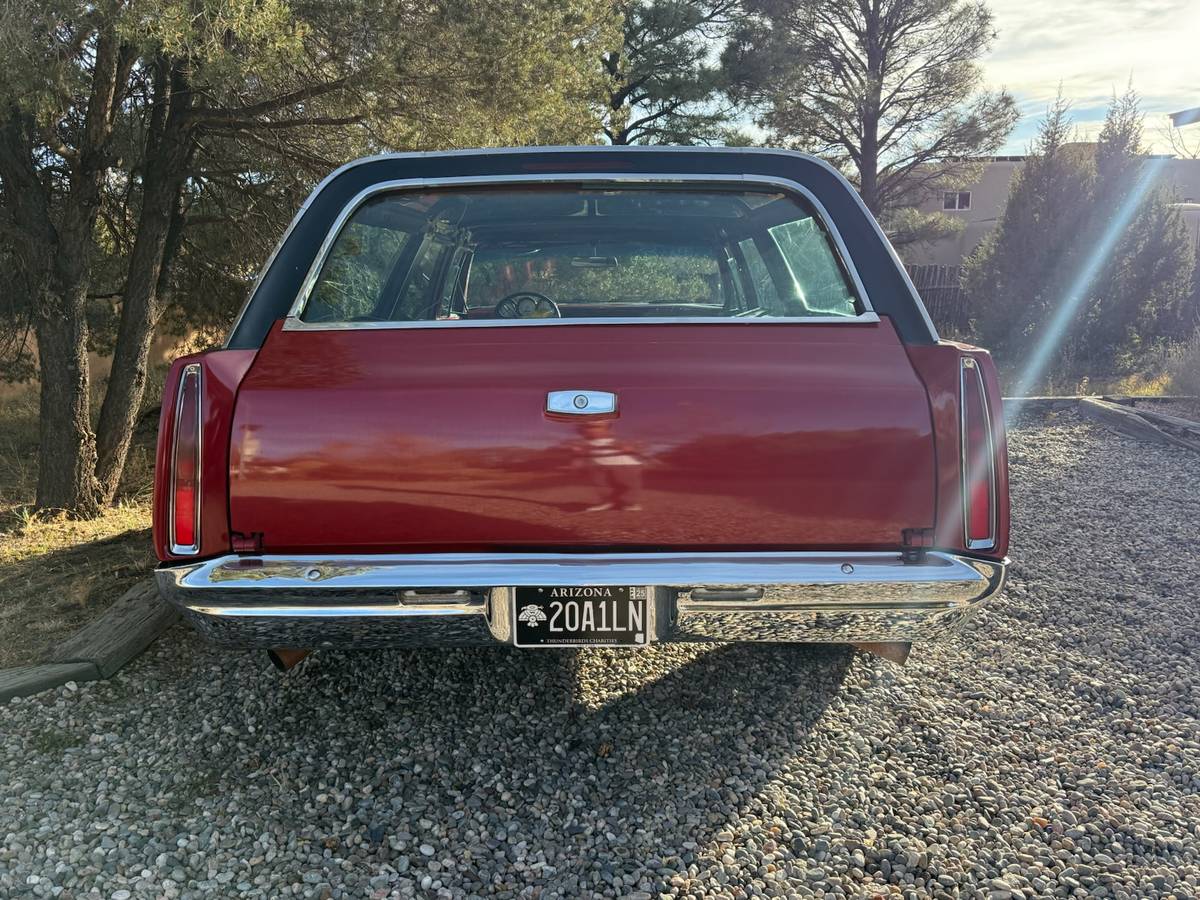 Oldsmobile-vista-cruiser-1967-2