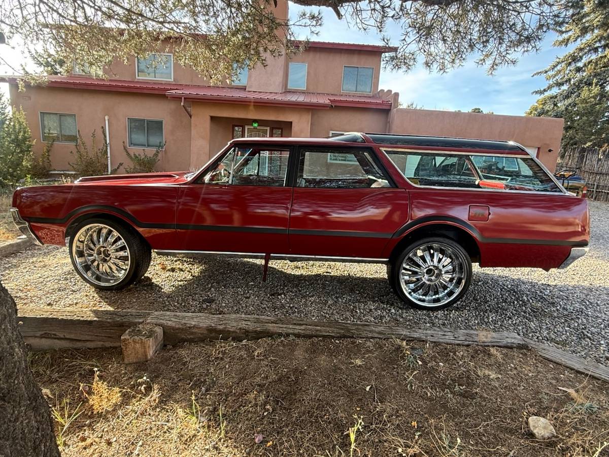 Oldsmobile-vista-cruiser-1967-4