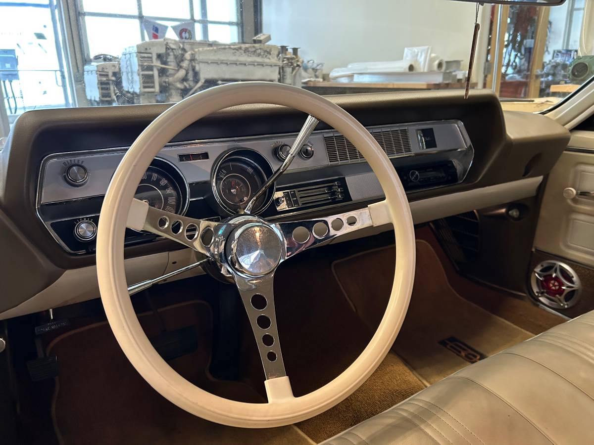 Olsdmobile-cutlass-1967-12