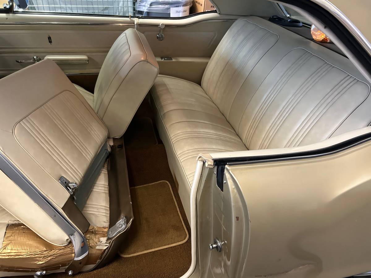 Olsdmobile-cutlass-1967-13