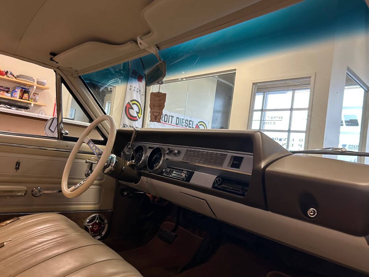 Olsdmobile-cutlass-1967-2